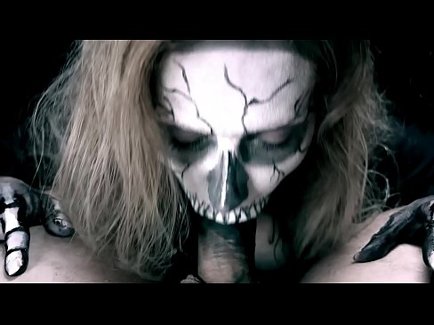 ❤️ 魔性の女、黒い口でチンコをしゃぶり、ザーメンを飲み込む。 ️ 上質ポルノ ❌️